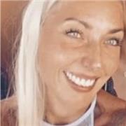 Madrelingua italiana con pregresse esperienze come interprete di lingua inglese offre lezioni di lingua italiana.